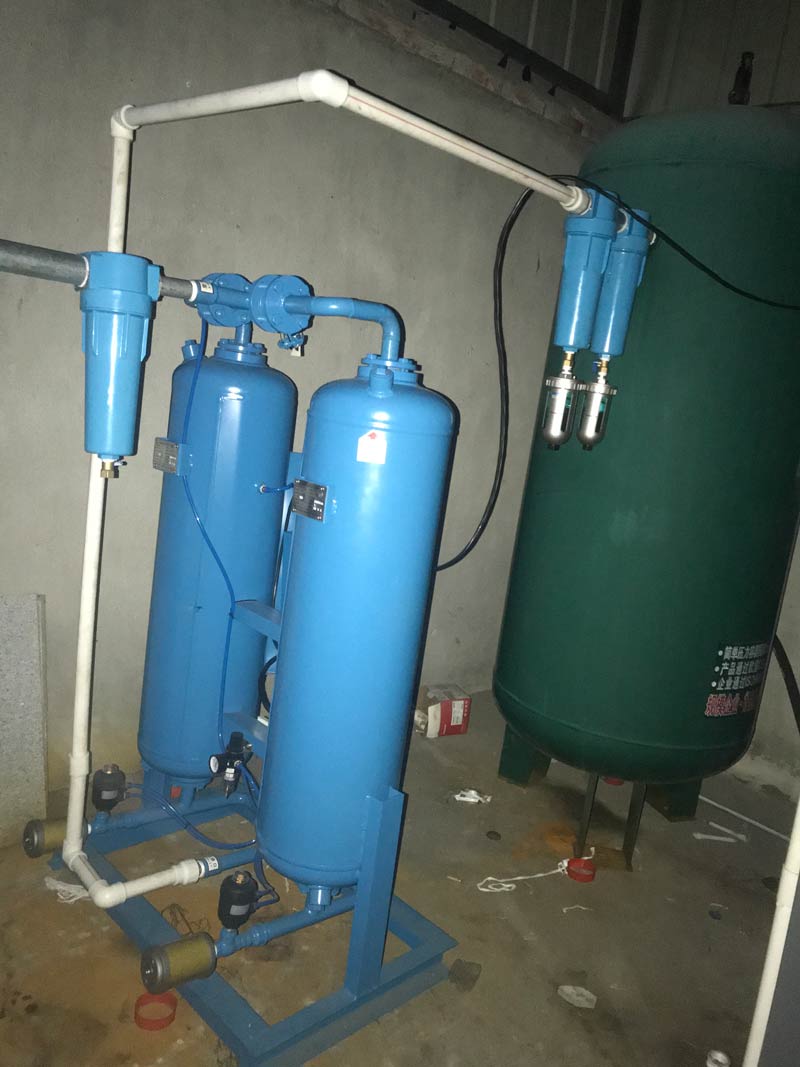 为什么在吸附干燥机进气口要装设过滤器?